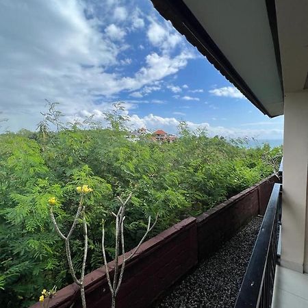 Ocean Breeze Uluwatu Apartments エクステリア 写真